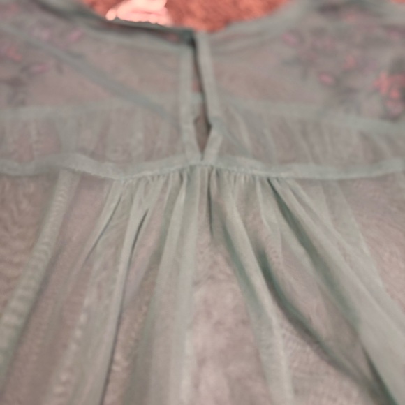 Arizona Jean Co Embroidered Mint Green Sheer Bell Sleeve blouse Top Size XL - Picture 8 of 10